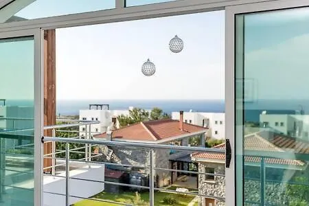 Joya Cyprus Diamond Deluxe Penthouse Case de vacanță Agios Amvrosios (Kyrenia)