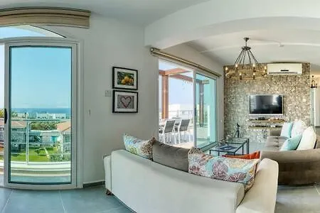 Joya Cyprus Diamond Deluxe Penthouse Semesterbostad Agios Amvrosios (Kyrenia)